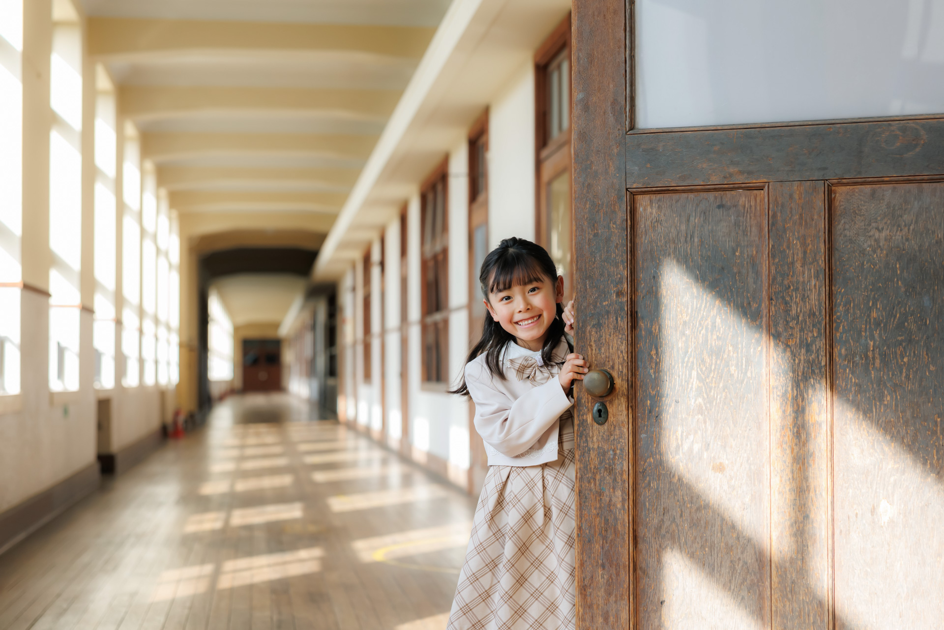 木造校舎での入学写真撮影 米原市